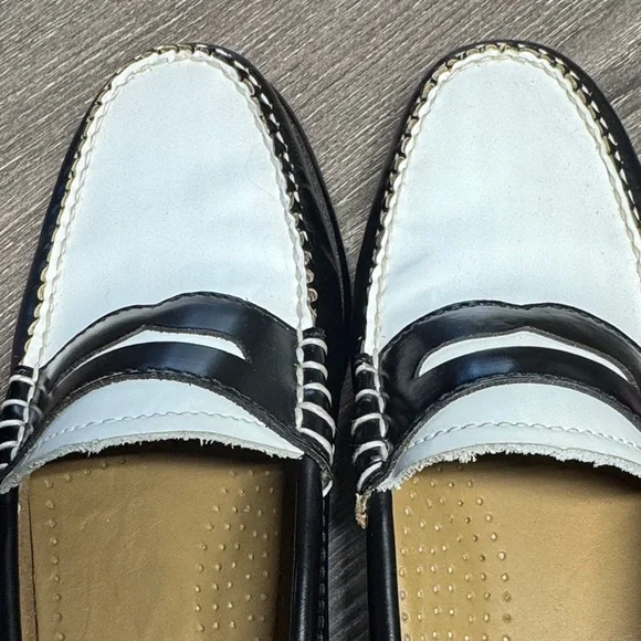 G.H. Bass & Co. Black and White Loafers - Picture 2 of 9